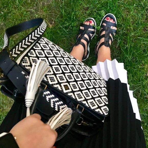 Meet your Posher! KT - Picture 4 of 11